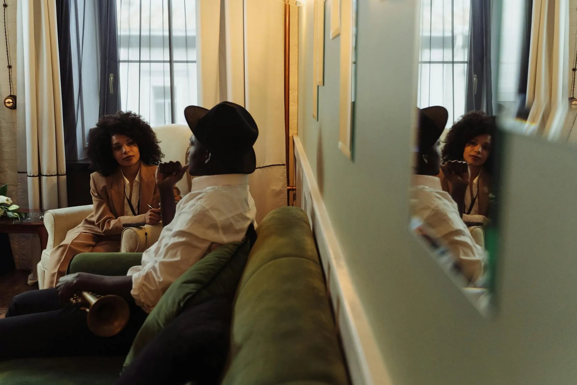 Body Language May Indicate Your Partner Is Disconnected