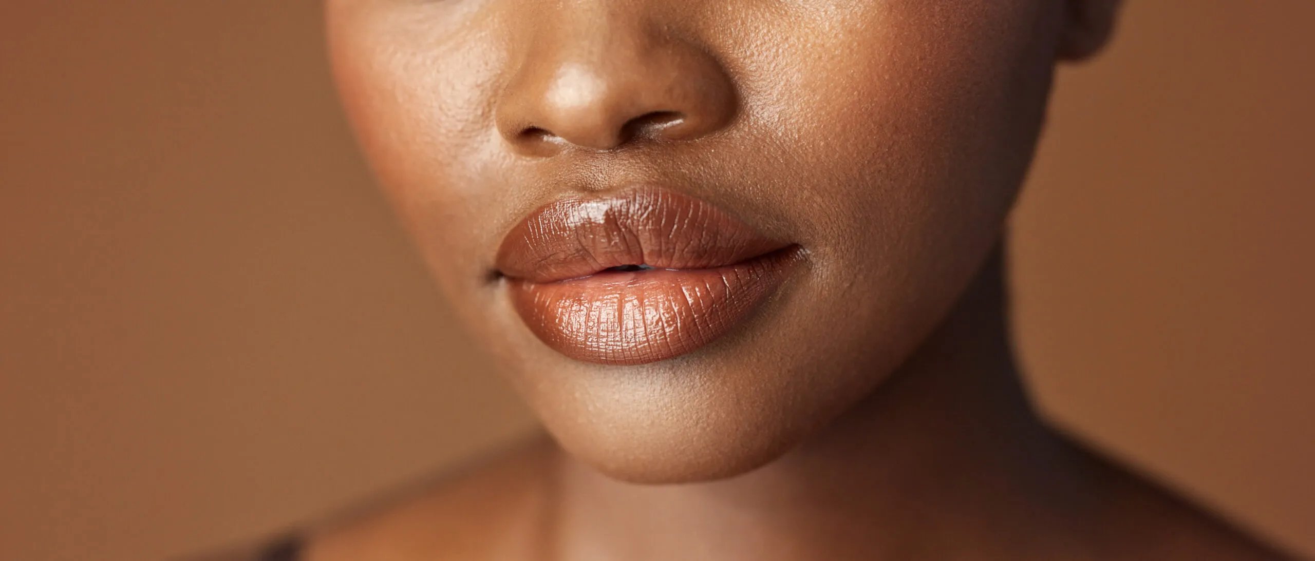 Lip Mud is Making a Comeback, Here’s What You Need to Know