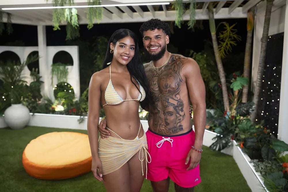 LOVE ISLAND USA -- Episode 719 -- Pictured: (l-r) Andreina Santos, Bryan Arenales --