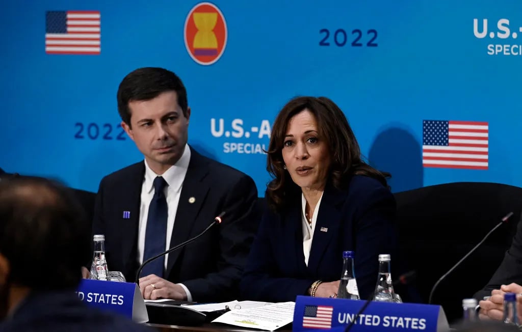 Kamala Harris Wanted Buttigieg For VP, But Thought America Wouldn't Accept Black Woman/Gay Man Ticket