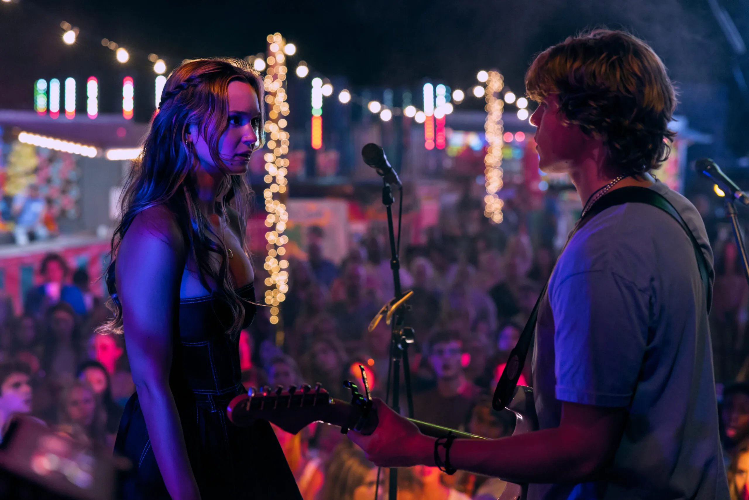 SOPHIA (Lilah Pate), CHARLIE (William Lipton) in Prime Video's The Runarounds