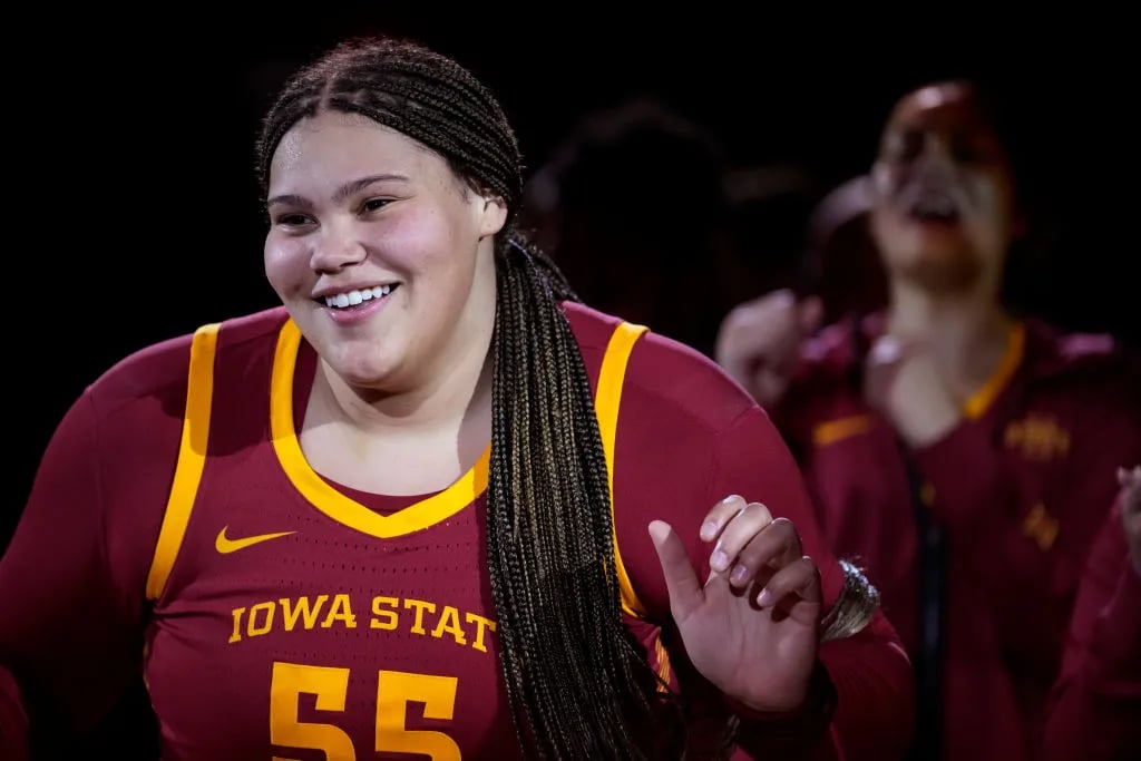 Audi Crooks Breaks 1984 Record By Scoring 43 Points In Under 20 Minutes For Iowa State