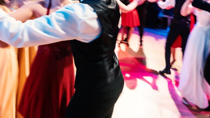 NFL Player Anthony Harris Takes 11-Year-Old Girl To Father-Daughter Dance After Her Dad Died