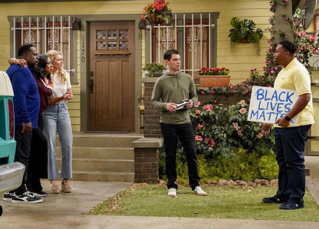 'The Neighborhood': CBS Comedy Takes On Black Lives Matter In Season Premiere