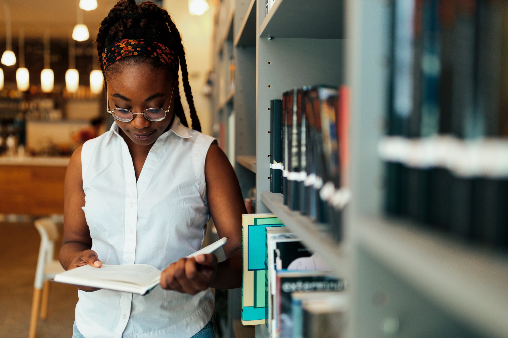 women reading black romance books