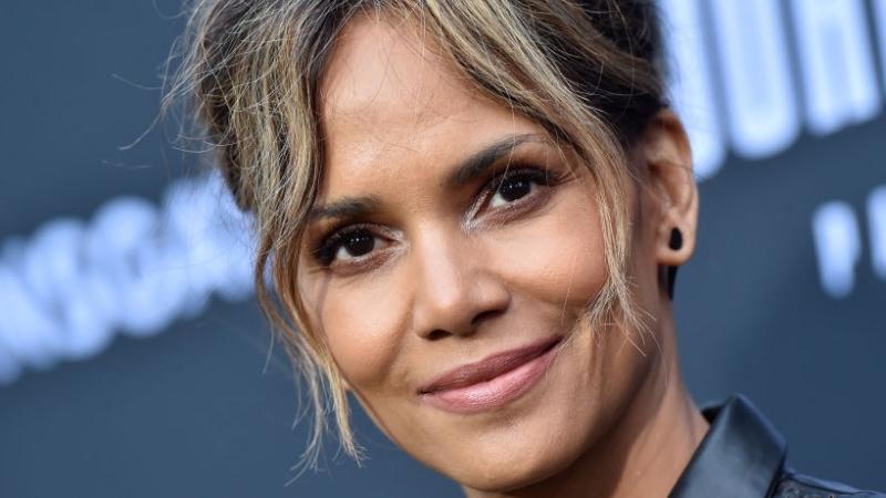 Halle Berry Hilariously Checked A Fan Trying To Compare Her To Reba McEntire