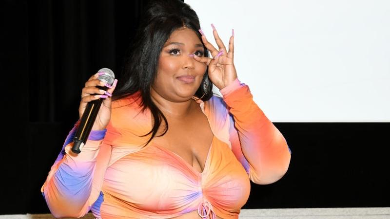 Lizzo Shares Touching Moment With Her Mom On 'Saturday Night Live'