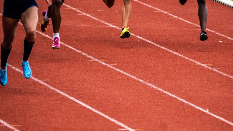 7-Year-Old Girl Wins 200-Meter Dash After Losing Her Shoe During Race