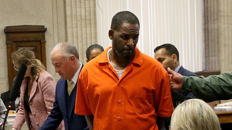Judge Orders Universal Music Group To Give R. Kelly's Remaining Royalties Of $567K To His Victims
