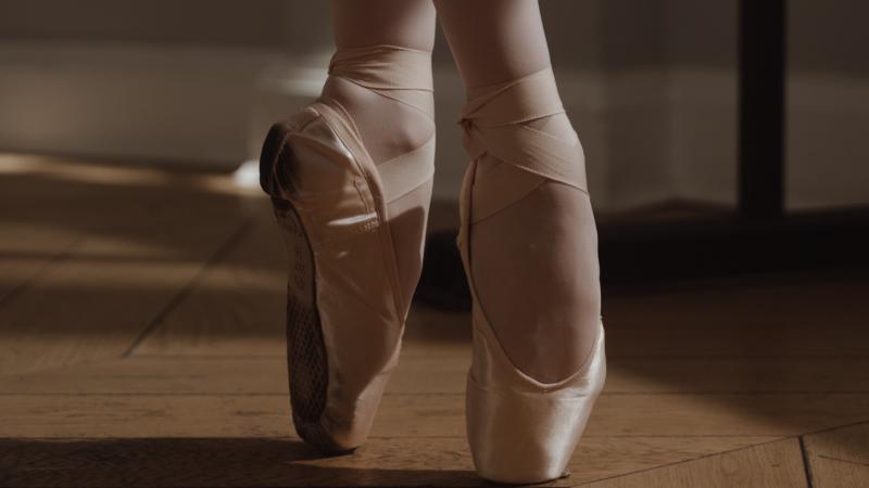 'Ballerina From The Trenches' Struts Her 'Trapllet' Skills Online