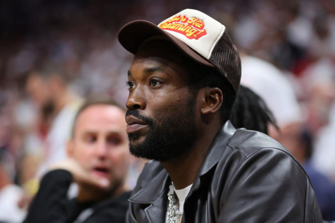 Meek Mill Trips Ref While Sitting Courtside At Sixers Vs. Suns Game