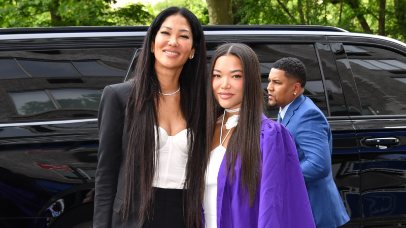 Kimora Lee Simmons' Daughter Ming Lee Graduates From NYU