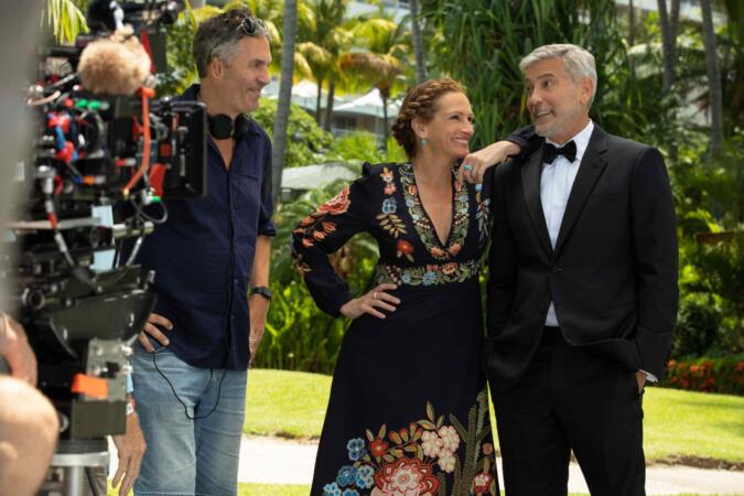 'Ticket To Paradise' Trailer: Julia Roberts And George Clooney Are Exes In Upcoming Fall Rom-Com