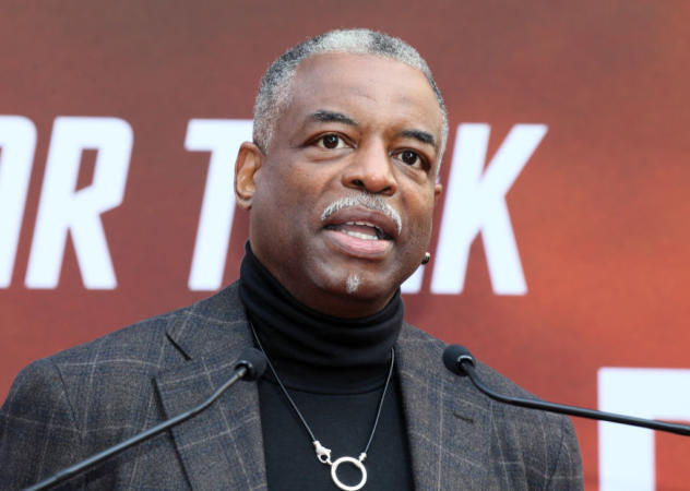 LeVar Burton Replaces Drew Barrymore As The National Book Awards Ceremony Host
