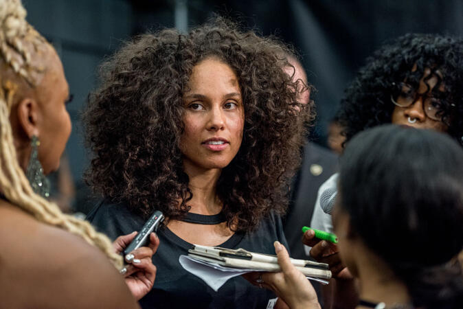 Alicia Keys Reflects On Her Decision To Drop Makeup In 2016: It Was A 'Rebellious Moment'