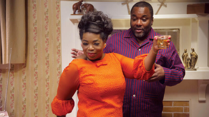 OPRAH WINFREY and Director LEE DANIELS on the set of THE BUTLER