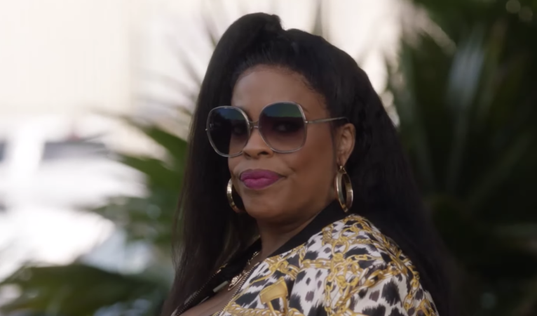 'Claws' Exclusive: Watch A Clip From Niecy Nash's Television Directorial Debut