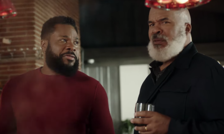 'The Resident' Exclusive Preview: Malcolm Jamal Warner And David Alan Grier Gather For Thanksgiving