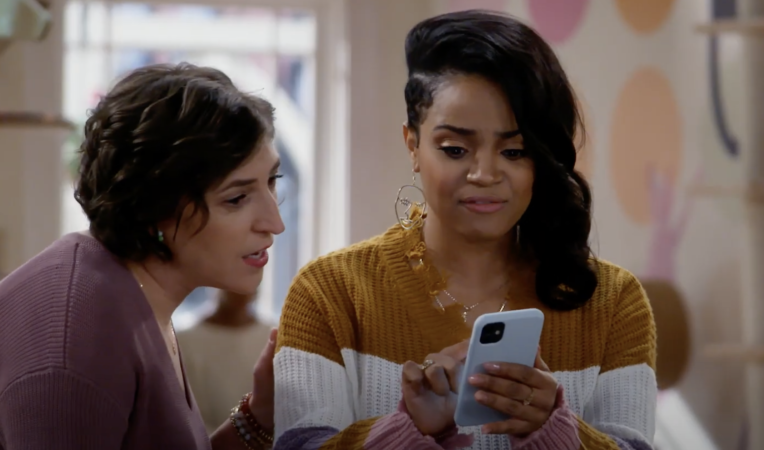 'Call Me Kat' Exclusive Preview: Mayim Bialik And Kyla Pratt Are Shook Over A Bad Yelp Review