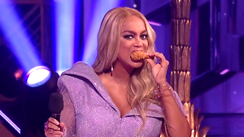 Tyra Banks Roasted By 'Dancing With The Stars' Viewers For Eating Fried Chicken Out Of A Ziploc Bag: 'No F*****g Way'