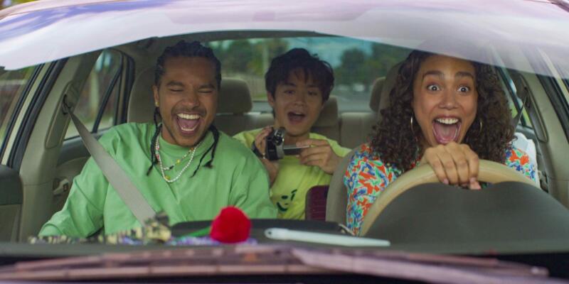 'Neon' Trailer: Netflix's Reggeaton Comedy Series Executive Produced By Daddy Yankee And Tainy