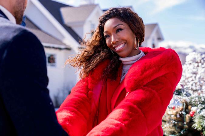 'Best. Christmas. Ever!' First Look: Brandy Stars As A Christmas Fanatic With A Seemingly Perfect Life In Netflix Film