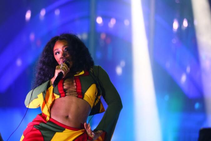 SZA On Inviting Fans To Her House For Sleepovers: 'I'm Never Off The Clock...They're My Family'