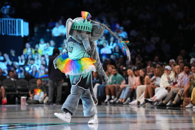 New York Liberty's Mascot Ellie The Elephant Continues To Impress The Internet, This Time With Her Lil' Kim Cosplay