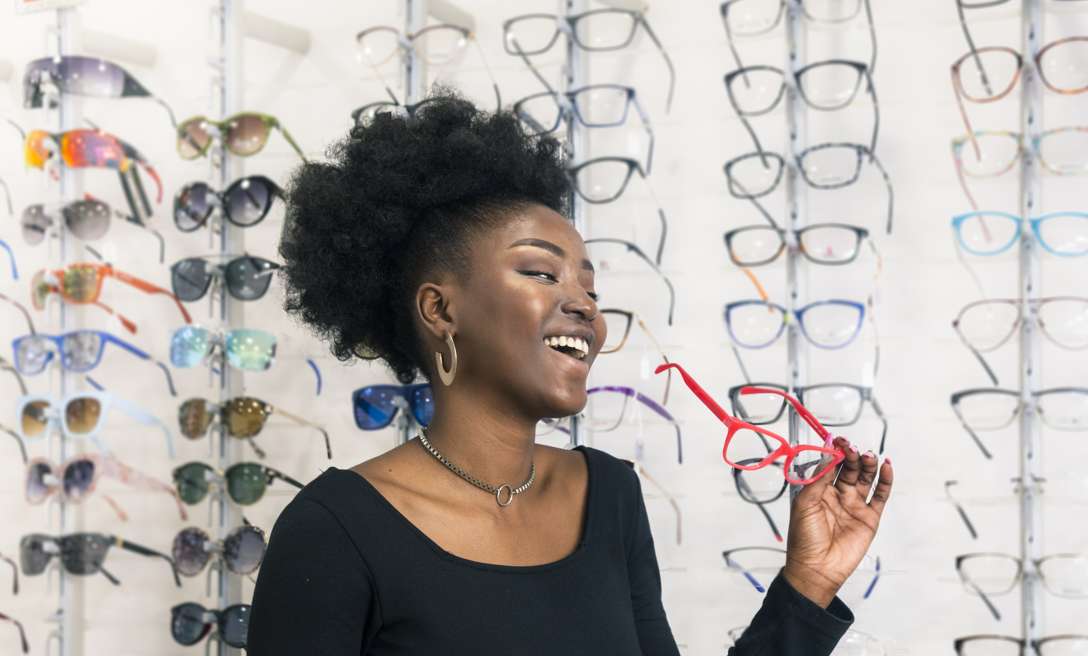 Black Woman-Owned Vontélle Eyewear Secures Huge, 900+ Retail Store Deal