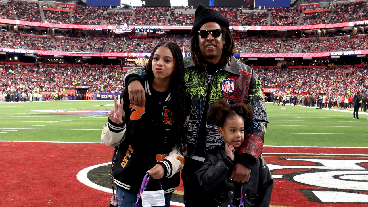 Fans Can't Believe How Grown Blue Ivy And Rumi Carter Looked At The Super Bowl