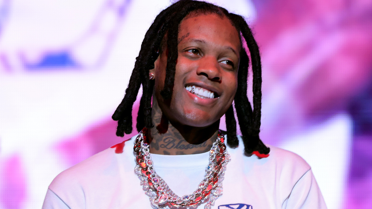 Lil Durk Performs 'All My Life' With 20 Pittsburgh Elementary And High School Students
