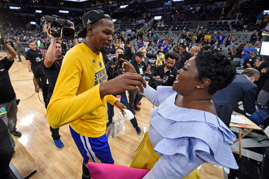 Kevin Durant’s Mother, Wanda Durant, Gives Bowie State University Commencement Speech