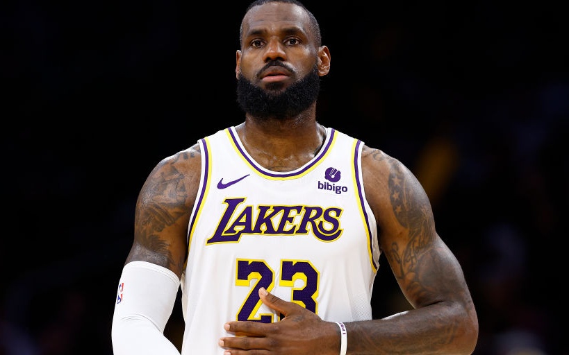 What Weighs Heavier? Coaching The Lakers...Or Coaching LeBron?