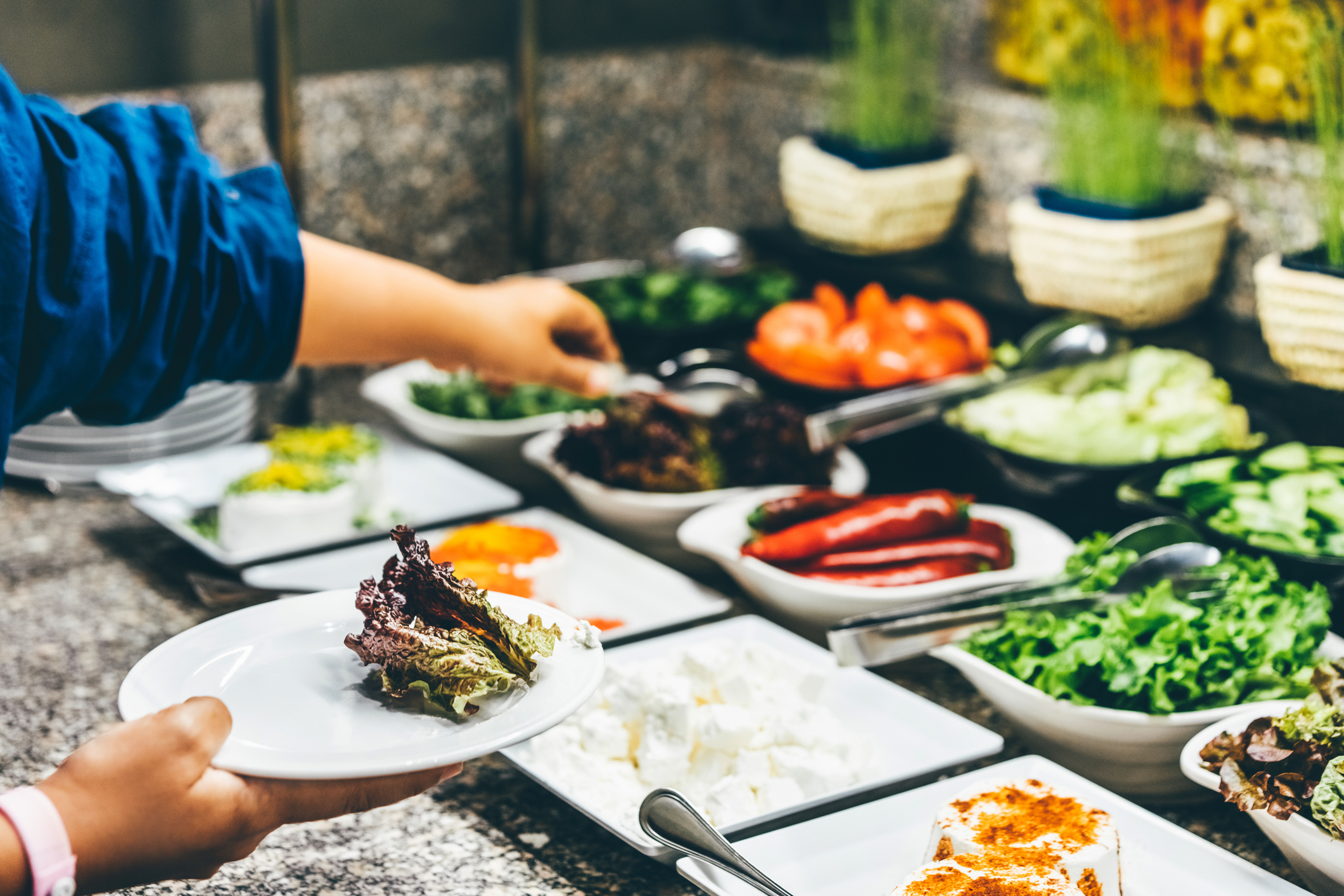 Alabama Mom Goes Viral For Installing A Restaurant-Style Salad Bar In Kitchen For Her 9 Kids