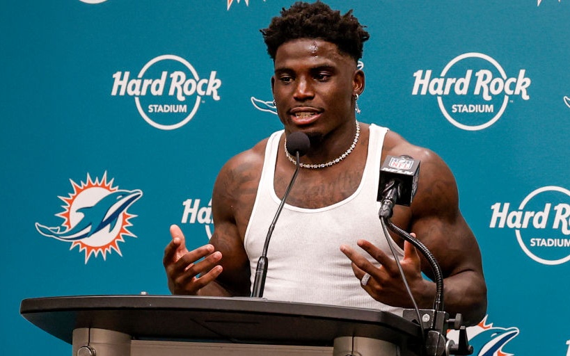 Tyreek Hill talks to the media at a news conference | Photo: Don Juan Moore/Getty Images