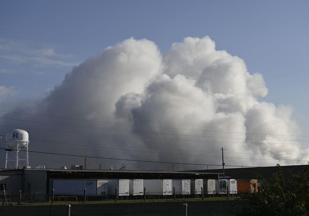 Conyers Chemical Fire: 90K Georgia Residents Sheltering In Place After Chlorine Gas Released Into Air