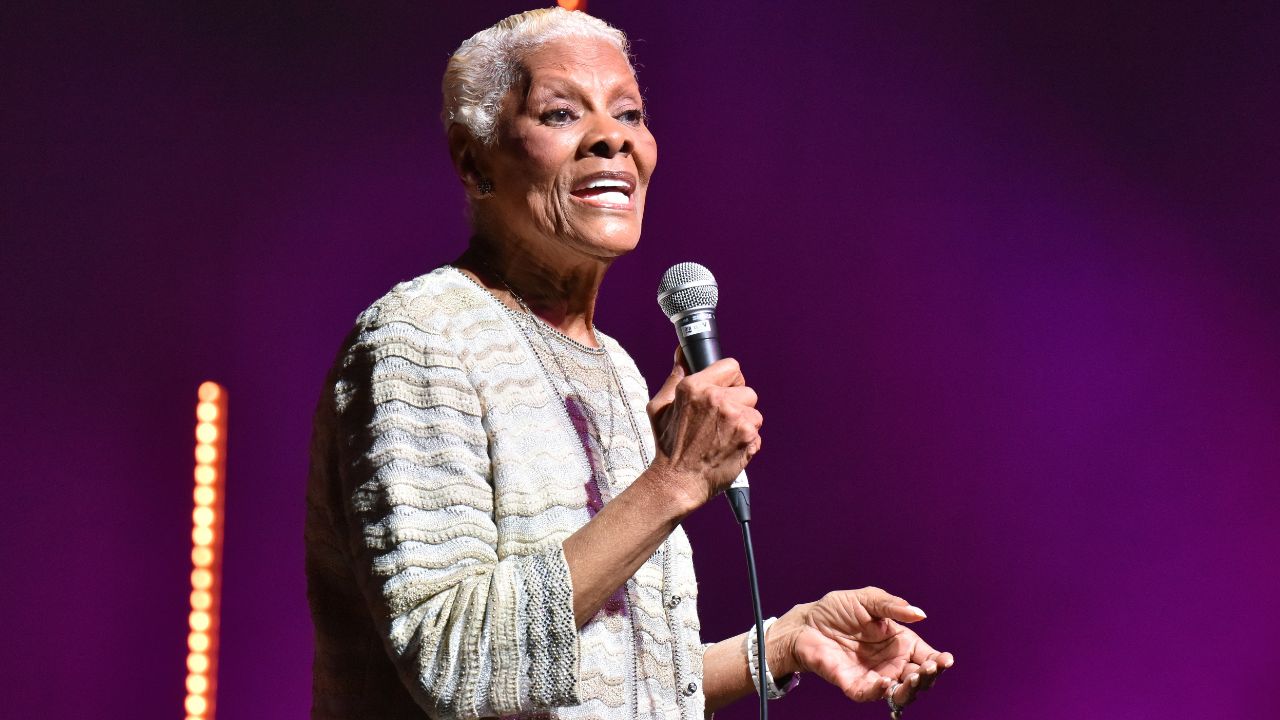 Dionne Warwick Celebrates Cissy Houston's Life At Funeral: 'She Gave Me The Right To Be Me'