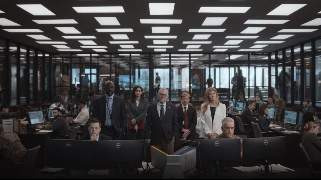 McKinley Belcher III as Carl Otieno, Mozhan Navabi as Melissa Kornblau, Robert De Niro as George Mullen, Jesse Plemons as Roger Carlson and Connie Britton as Valerie Whitesell in Episode 102 of Zero Day.