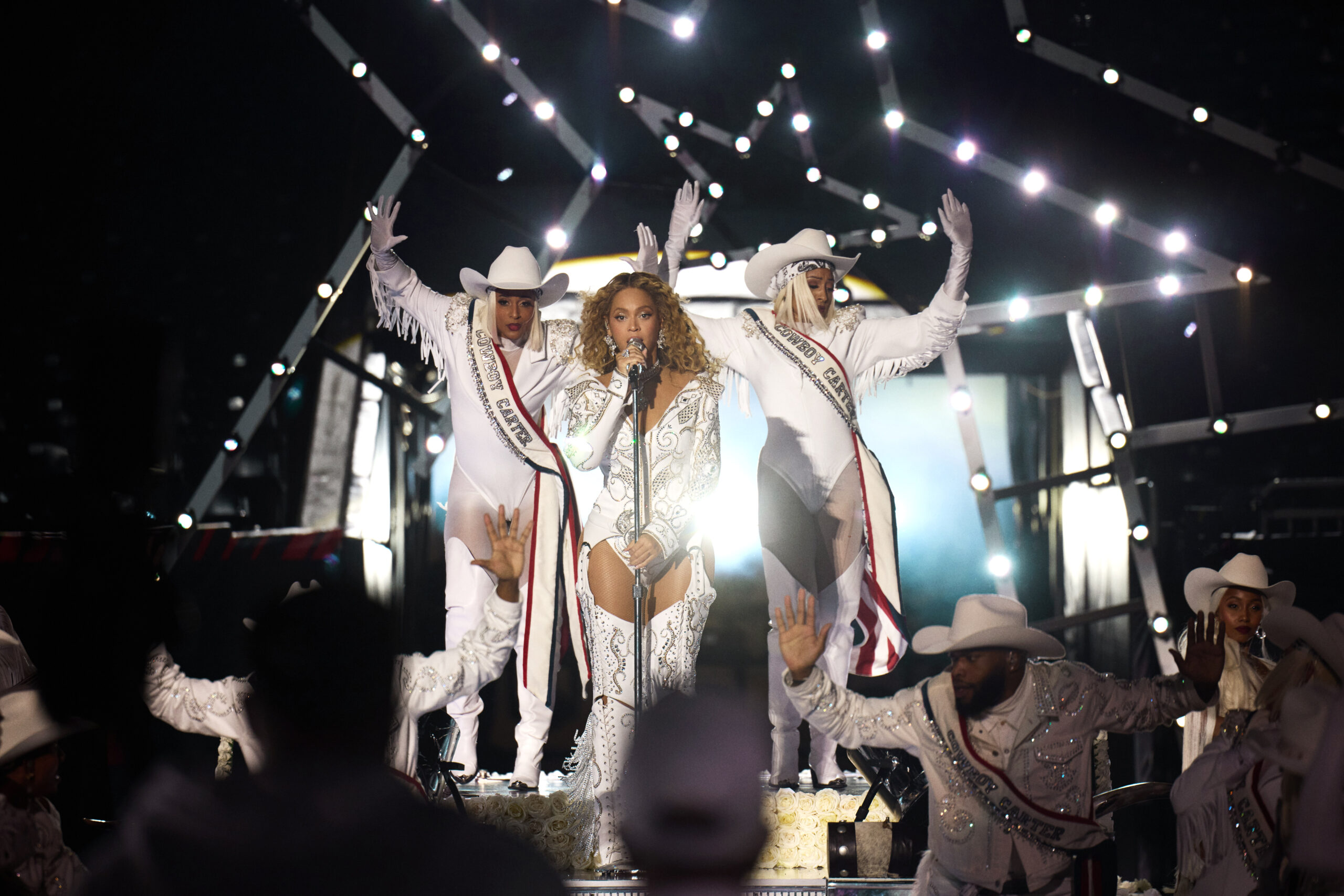 Beyoncé NFL Christmas Halftime Show On Netflix: Setlist, Featured Guests And More Broken Down