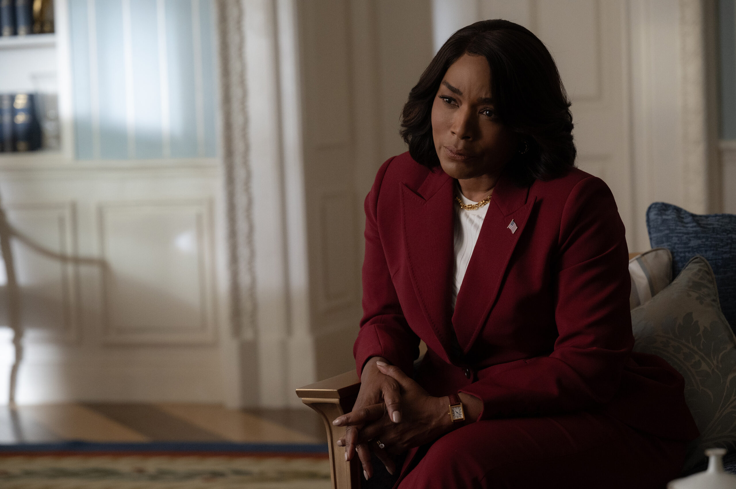 President Angela Bassett Tasks President Robert De Niro With Saving America In Netflix's 'Zero Day' Trailer