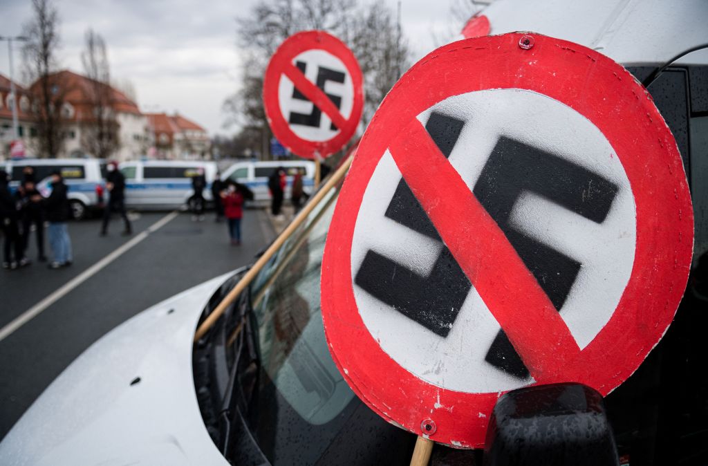 Black Neighborhood Shuts Down Neo-Nazi Protest Near Cincinatti, Forcing Group To Flee In U-Haul Truck