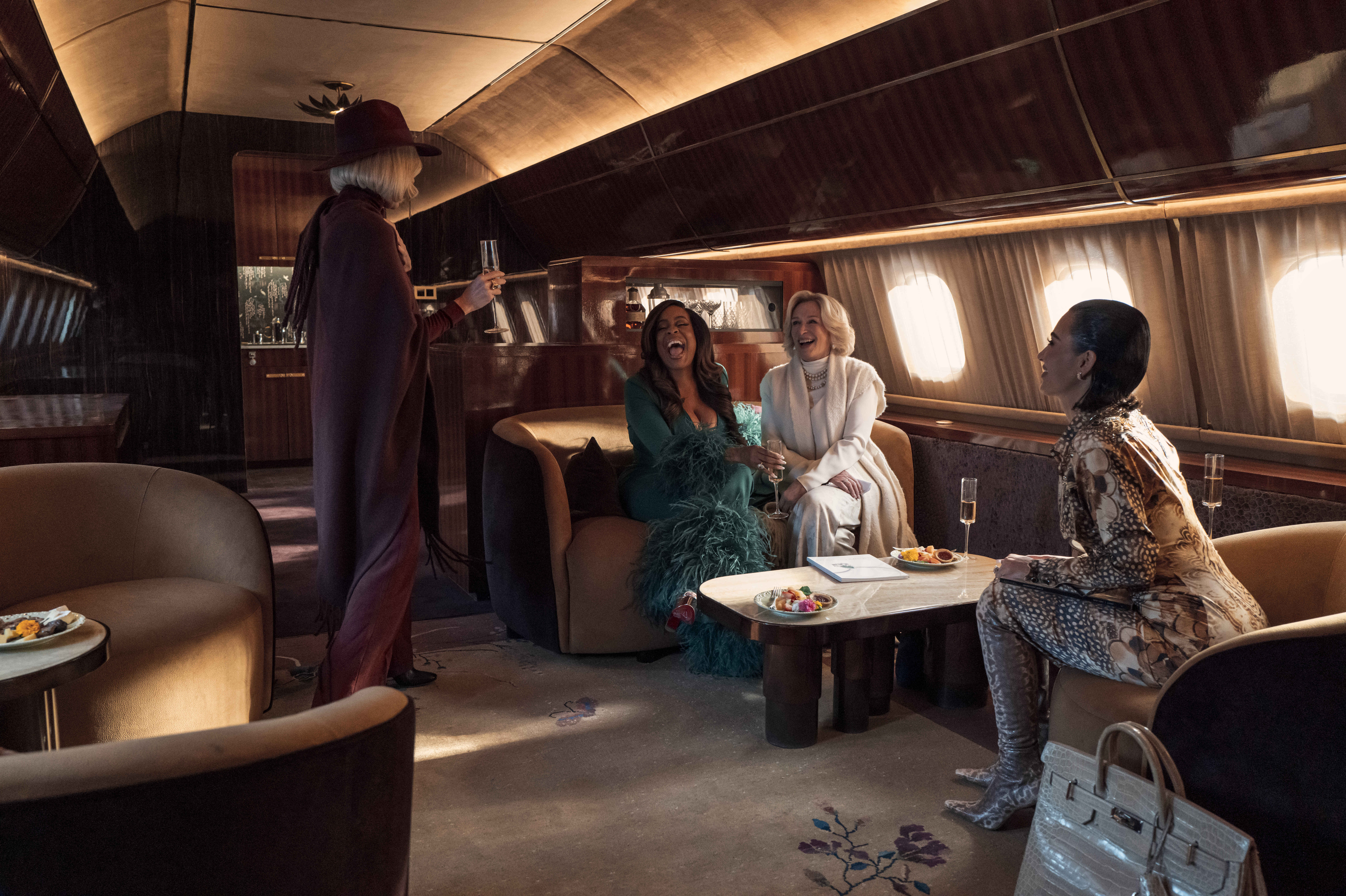 ALL’S FAIR - “First Look” (Disney/Ser Baffo)
NIECY NASH, GLENN CLOSE, KIM KARDASHIAN