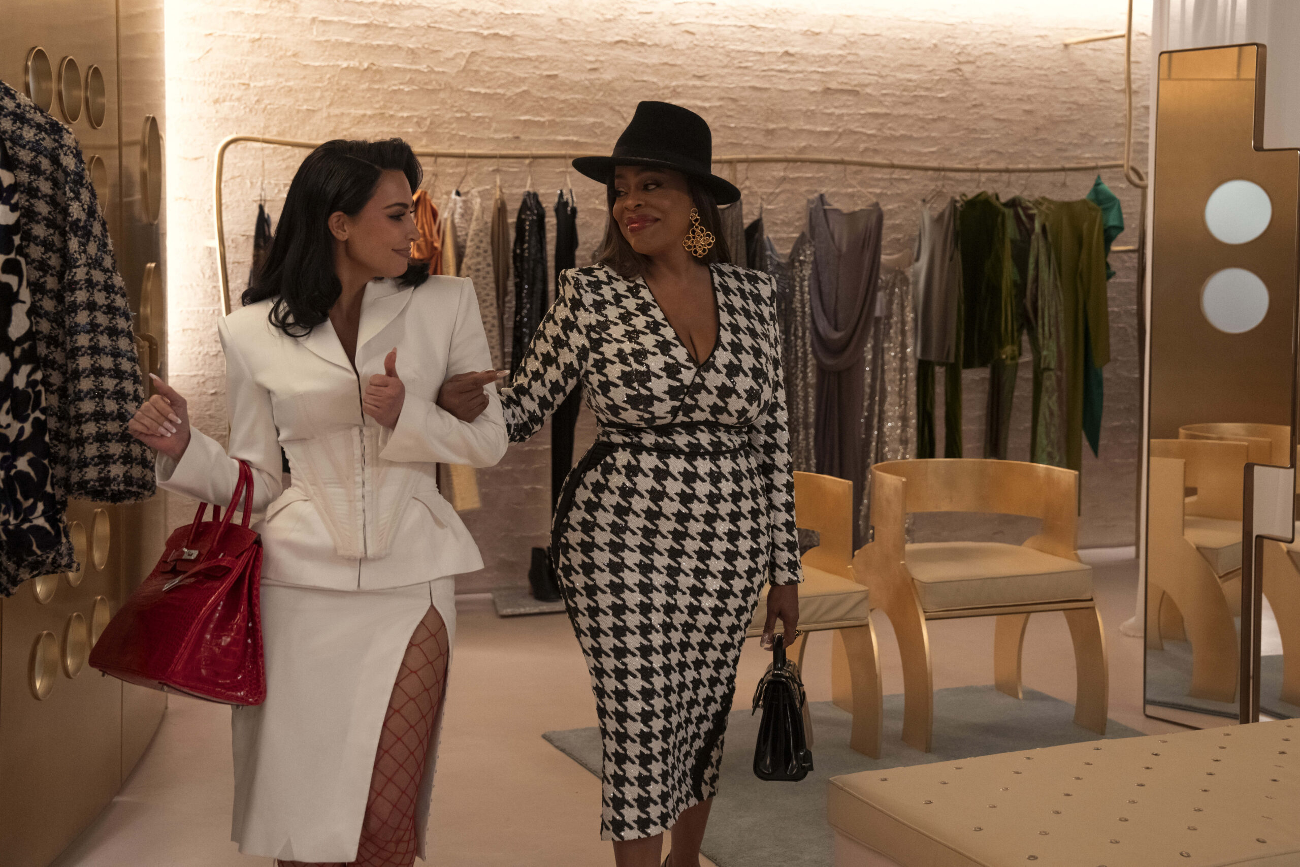 ALL’S FAIR - “First Look” (Disney/Ser Baffo)
KIM KARDASHIAN, NIECY NASH