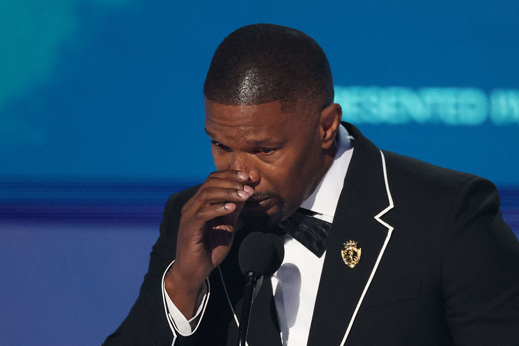 Jamie Foxx Gives Emotional BET Awards Speech As He Gets Candid On Health Scare, Thanks Daughters Jamie Foxx Gives Emotional BET Awards Speech As He Gets Candid On Health Scare, Thanks Daughters