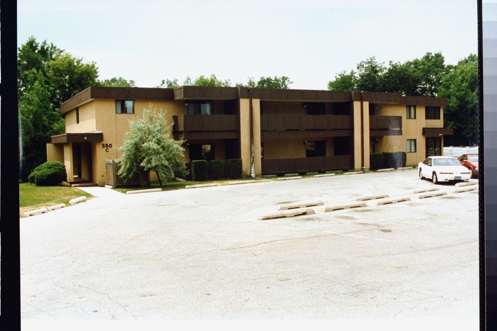 Exterior of apartment complex where TV anchor Jodi Huisentruit resided & mysteriously disappeared fr. on June 27.