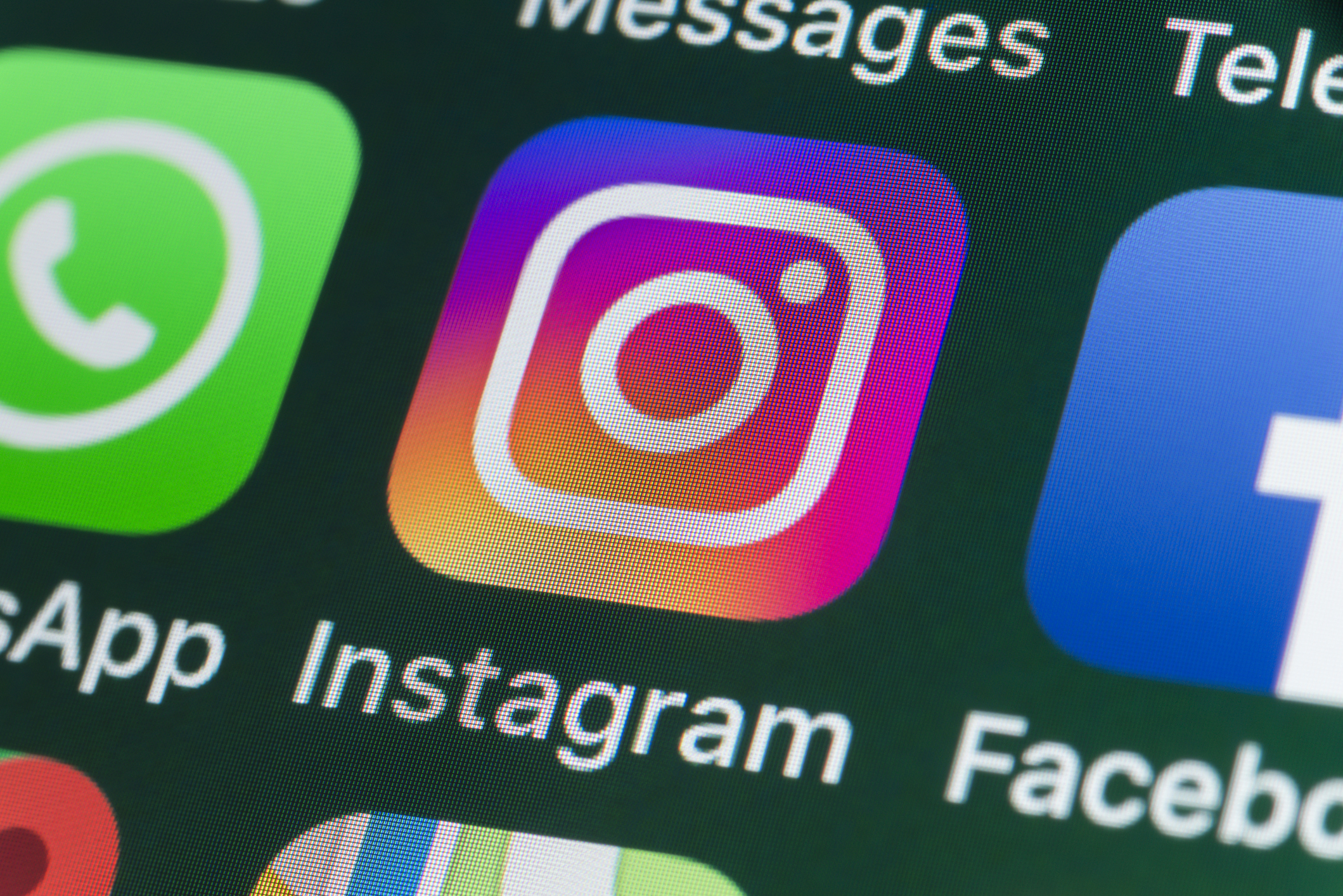 Instagram Map, Reposts, Friends Tab And Other New Features Criticized By Users
