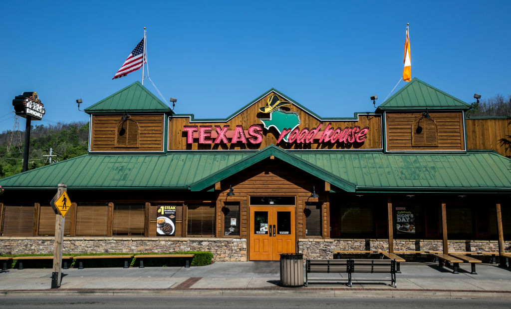 Texas Roadhouse Faces Civil Rights Complaint Alleging Restaurant Has Illegal DEI Practices