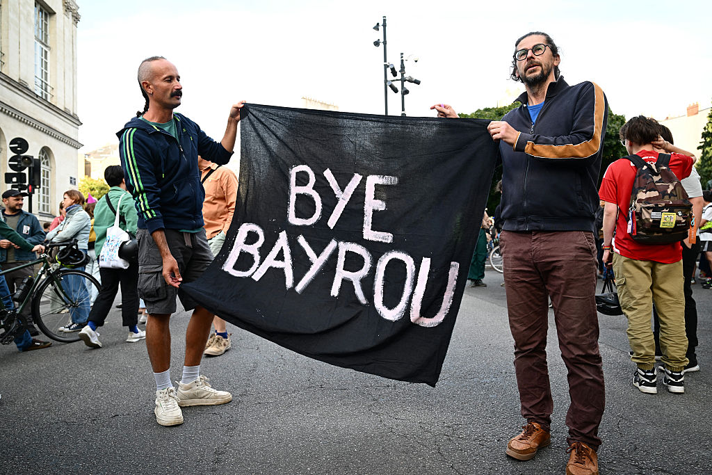 French Government Collapses In The Midst Of Economic Crises, Political Divisions